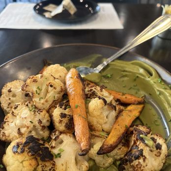 Lettuce & Tomato - Cauliflower and Carrots with Broccoli puree. Very good, simple flavors. Can taste the food and freshness. - Gastropubs Near Me - North Miami Beach, Florida