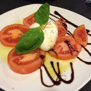 Trattoria Via Dell'amore - Caprese salad - Italian Near Me - Riomaggiore, SP
