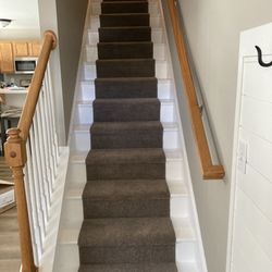 Carpet King and flooring - Front entry stairs of condo. Before they were scary!  Joe has done 2 projects at my condo! Superb work and service.