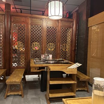 Da Long Yi Hot Pot - Beautiful Interior - Hot Pot Near Me - Boston, Massachusetts