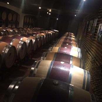 Becker Vineyards - Wine Tasting Room Near Me - Fredericksburg, Texas