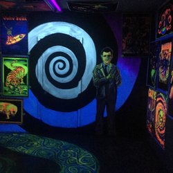 Maharaja's - Black light room