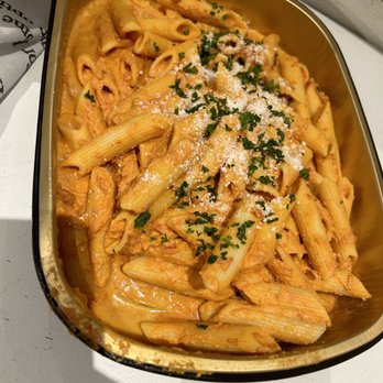 Uncle Giuseppe's Marketplace - Penne alla vodka - Grocery Near Me - Ramsey, New Jersey Uncle Giuseppe's Marketplace - Penne alla vodka - Grocery Near Me - Ramsey, New Jersey