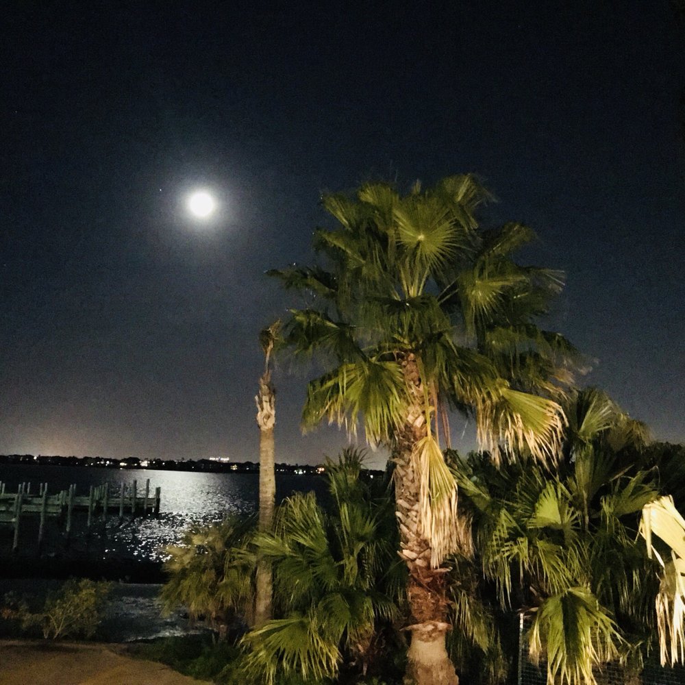 Sam's Sunset Kitchen - Relaxing and peaceful views - Sports Bars Near Me - Seabrook, Texas Sam's Sunset Kitchen - Relaxing and peaceful views - Sports Bars Near Me - Seabrook, Texas