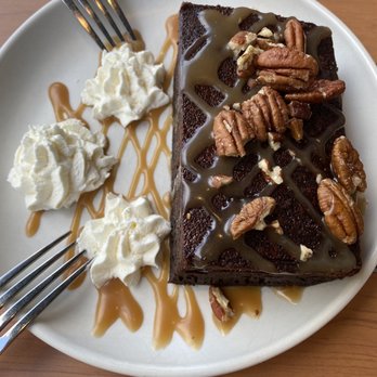 Wunsche Bros Cafe & Saloon - Whiskey cake - Burgers Near Me - Spring, Texas