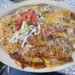 Christmas style chicken enchiladas Christmas style chicken enchiladas