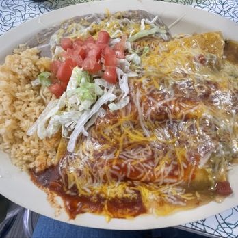 Lisa's Grill - Christmas style chicken enchiladas - American Near Me - Moriarty, New Mexico