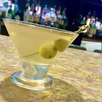 Charleston Marriott - Martini at the lobby bar - Hotels Near Me - Charleston, South Carolina Charleston Marriott - Martini at the lobby bar - Hotels Near Me - Charleston, South Carolina