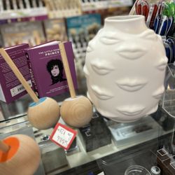 Mo's Art Supply & Framing