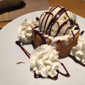 California Pizza Kitchen - Butter cake with chocolate syrup.  Yum!!! - Pizza Near Me - Temecula, California