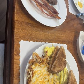 COUNTRY SKILLET CAFE - Meat lovers omelette, side of bacon and sausage - Cafes Near Me - Bourbon, Missouri COUNTRY SKILLET CAFE - Meat lovers omelette, side of bacon and sausage - Cafes Near Me - Bourbon, Missouri
