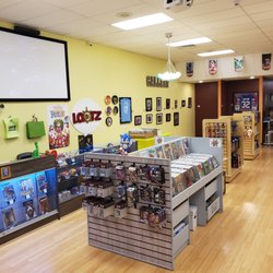 Lootz Collectibles - Trading Cards and Comic Books!