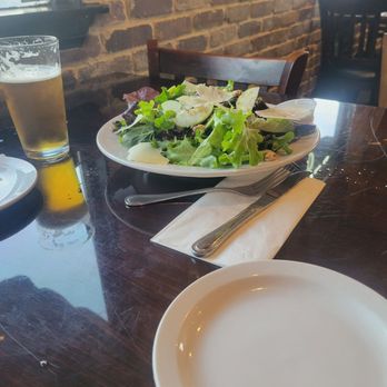 Roux Seafood Kitchen - House salad, rather large but tasty in its simplicity but just the right size to share. - Seafood Near Me - Huntington Beach, California