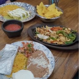 Plaza Azteca fajitas and enchiladas