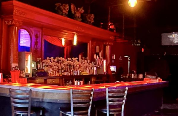 Dante's by null