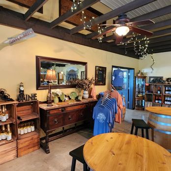 Lemon Creek Winery - the tasting room - Wineries Near Me - Berrien Springs, Michigan Lemon Creek Winery - the tasting room - Wineries Near Me - Berrien Springs, Michigan