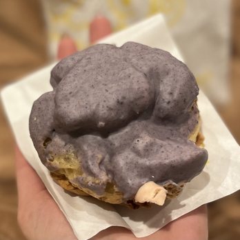Beard Papa's - Ube Eclair (shell) - Desserts Near Me - New York, New York Beard Papa's - Ube Eclair (shell) - Desserts Near Me - New York, New York