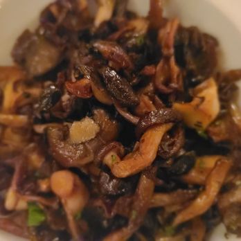 Petit Louis Bistro - Champignons - French Near Me - Baltimore, Maryland Petit Louis Bistro - Champignons - French Near Me - Baltimore, Maryland
