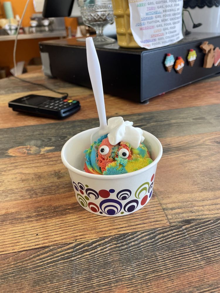 Scoopy Doo's Old Fashioned Ice Cream Logo
