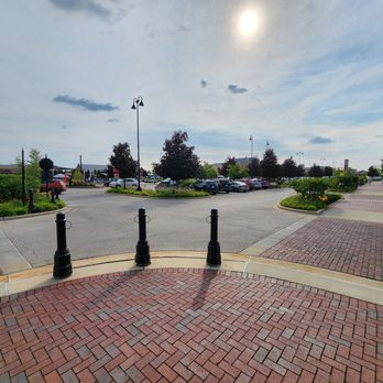 The Arboretum - Shopping Centers Near Me - South Barrington, Illinois The Arboretum - Shopping Centers Near Me - South Barrington, Illinois