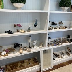 Planters Exchange - Ladies dress shoes, sneakers and sandals