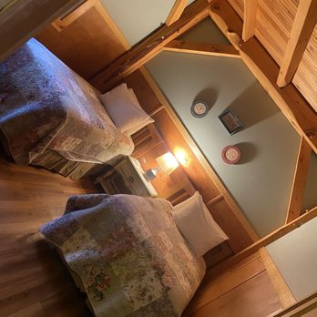 Robert Frost Mountain Cabins - Second bedroom - Vacation Rentals Near Me - Ripton, Vermont