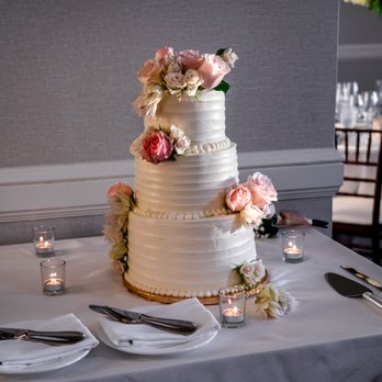 Half Moon Flowers - wedding cake decor. cake is from Alexander's patisserie - Florists Near Me - Half Moon Bay, California Half Moon Flowers - wedding cake decor. cake is from Alexander's patisserie - Florists Near Me - Half Moon Bay, California