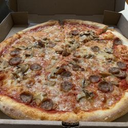 Joe's Place - Mushroom and Sausage Pizza (Oct, 2023).