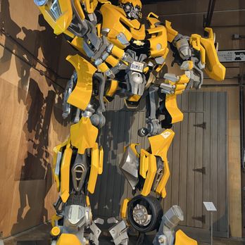 Paramount Studio Tour - Prop from the Transformers - Tours Near Me - Los Angeles, California Paramount Studio Tour - Prop from the Transformers - Tours Near Me - Los Angeles, California
