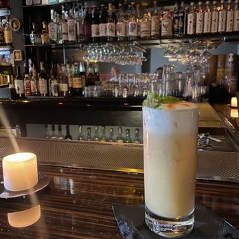 neat - Whiskey sour with larceny bourbon - Cocktail Bars Near Me - Los Angeles, California neat - Whiskey sour with larceny bourbon - Cocktail Bars Near Me - Los Angeles, California