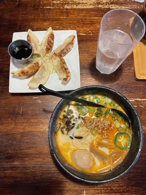 Tatsumaki Ramen & Lounge by null
