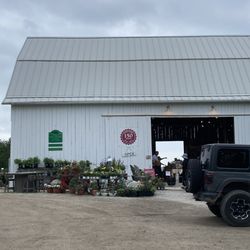 Coveyou Scenic Farm Market - Outside