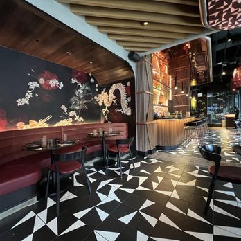 PLANTA Queen Chicago - Sushi Bars Near Me - Chicago, Illinois PLANTA Queen Chicago - Sushi Bars Near Me - Chicago, Illinois