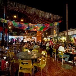 Las Guacamayas - Open air seating