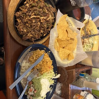 El Camino Real - A dish from the first page of the Menu, something Mexicana. - Mexican Near Me - Hamilton, Illinois El Camino Real - A dish from the first page of the Menu, something Mexicana. - Mexican Near Me - Hamilton, Illinois