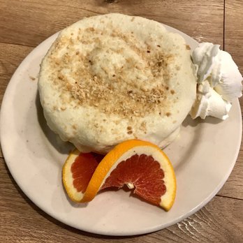 Aloha Kitchen - Coconut macadamia soufflé pancake - Breakfast & Brunch Near Me - Honolulu, Hawaii