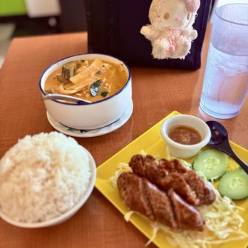 Malai Thai Kitchen - emphasis on the Red Curry - Thai Near Me - Wahiawa, Hawaii