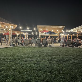BackStreet Wine And Dine - Patio - Chicken Wings Near Me - Hecker, Illinois