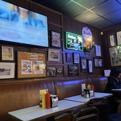 Matt's Bar - Booths