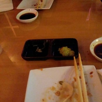 39 Degrees - We gobbled 3 plates of sushi in 10 min. - Japanese Near Me - Long Beach, California