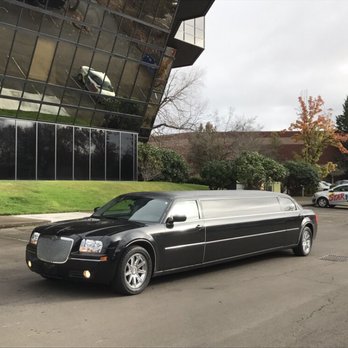 Infinity Limo Tours - Chrysler 300 limousine - Limos Near Me
