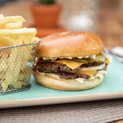Restaurant Kurhessenstube - Double Cheeseburger