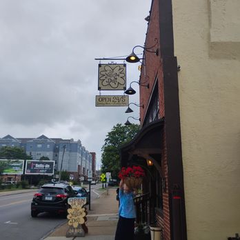 Yellow Deli - Coffee & Tea Near Me - Chattanooga, Tennessee