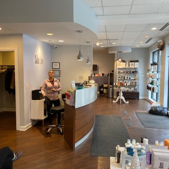Salon Envy - Waiting area and wonderful Claudia working the front desk. - Hair Salons Near Me - Chicago, Illinois Salon Envy - Waiting area and wonderful Claudia working the front desk. - Hair Salons Near Me - Chicago, Illinois