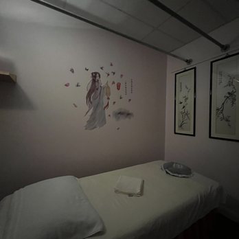 Good Hands Massage - Room - Massage Therapy Near Me - Fair Oaks, California Good Hands Massage - Room - Massage Therapy Near Me - Fair Oaks, California