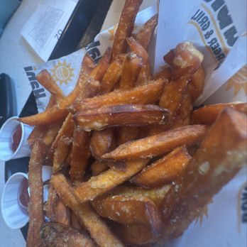 Habit Burger & Grill - Sweet Potato Fries - Salad Near Me - Santa Clara, California Habit Burger & Grill - Sweet Potato Fries - Salad Near Me - Santa Clara, California