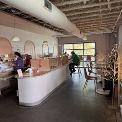 Flour Moon Bagels - Inside