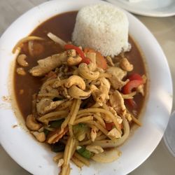 Pad Thai - Cashew chicken