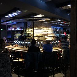 L'Académie de la Bière Cathédrale - A lot of taps! Lots of local people come here