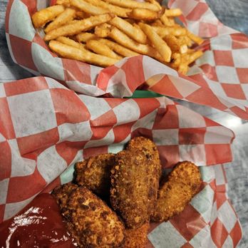 Burger Bros - Jalapeño poppers and fires - Burgers Near Me - Sacramento, California Burger Bros - Jalapeño poppers and fires - Burgers Near Me - Sacramento, California